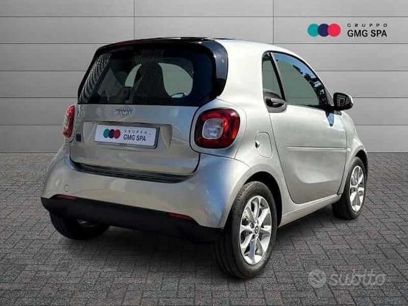 Usata Smart ForTwo Electric Drive Passion 60 kW (82 CV) 2018 Bianco Utilitaria