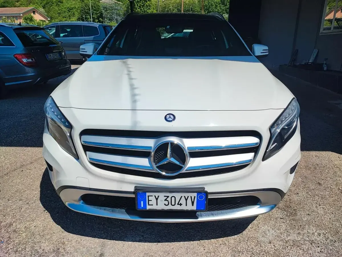 Usata Mercedes GLA200 Premium 136 CV (100 kW) 2015 Bianco SUV