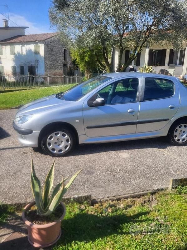 Usata Peugeot 206 68 CV (50 kW) 2006 Grigio Berlina