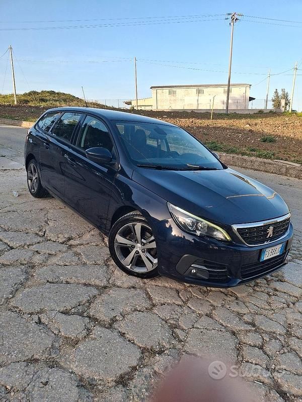 Usata Peugeot 308 2018 Blu Station wagon