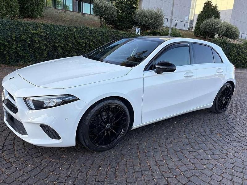 Usata Mercedes A180 Business 116 CV (85 kW) 2019 Bianco Berlina
