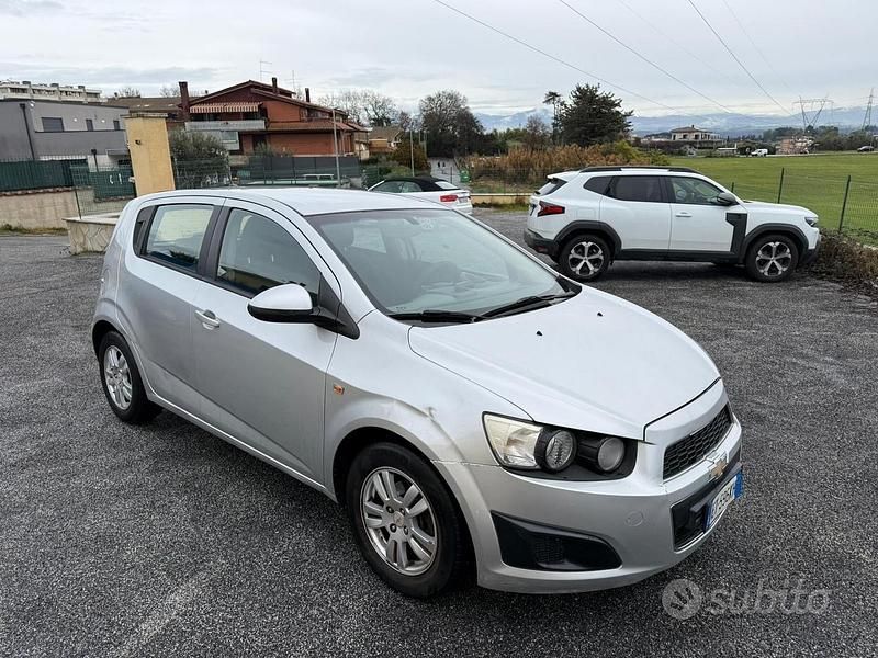Usata Chevrolet Aveo LS 70 CV (51 kW) 2012 Grigio Berlina