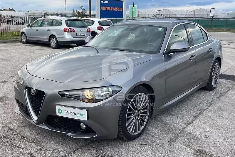 Usata Alfa Romeo Giulia Super 180 CV (132 kW) 2017 Grigio Berlina