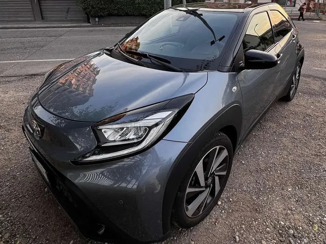Usata Toyota Aygo X Active 72 CV (52 kW) 2024 Blu/azzurro SUV