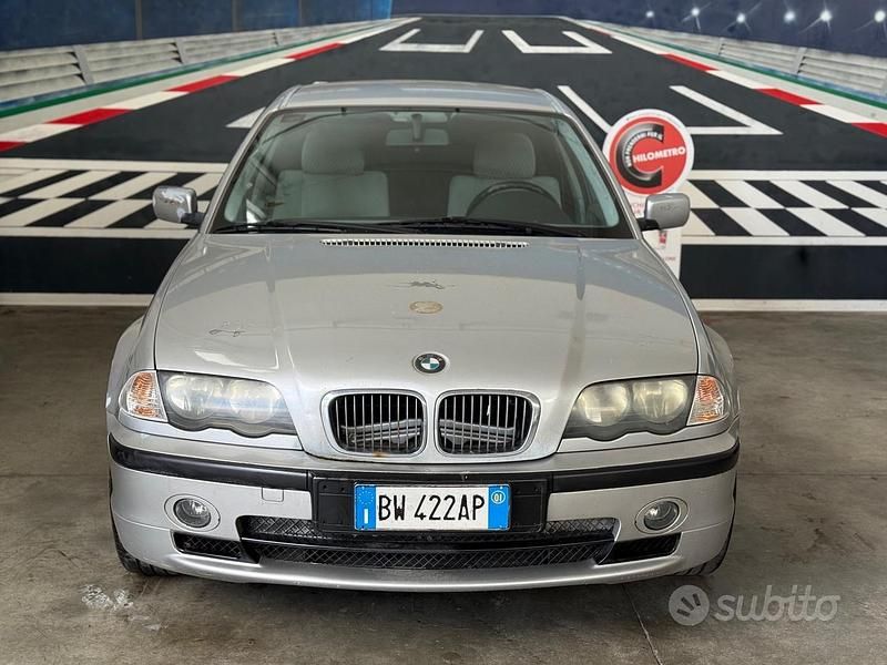 Usata BMW 318 118 CV (86 kW) 2001 Grigio Berlina