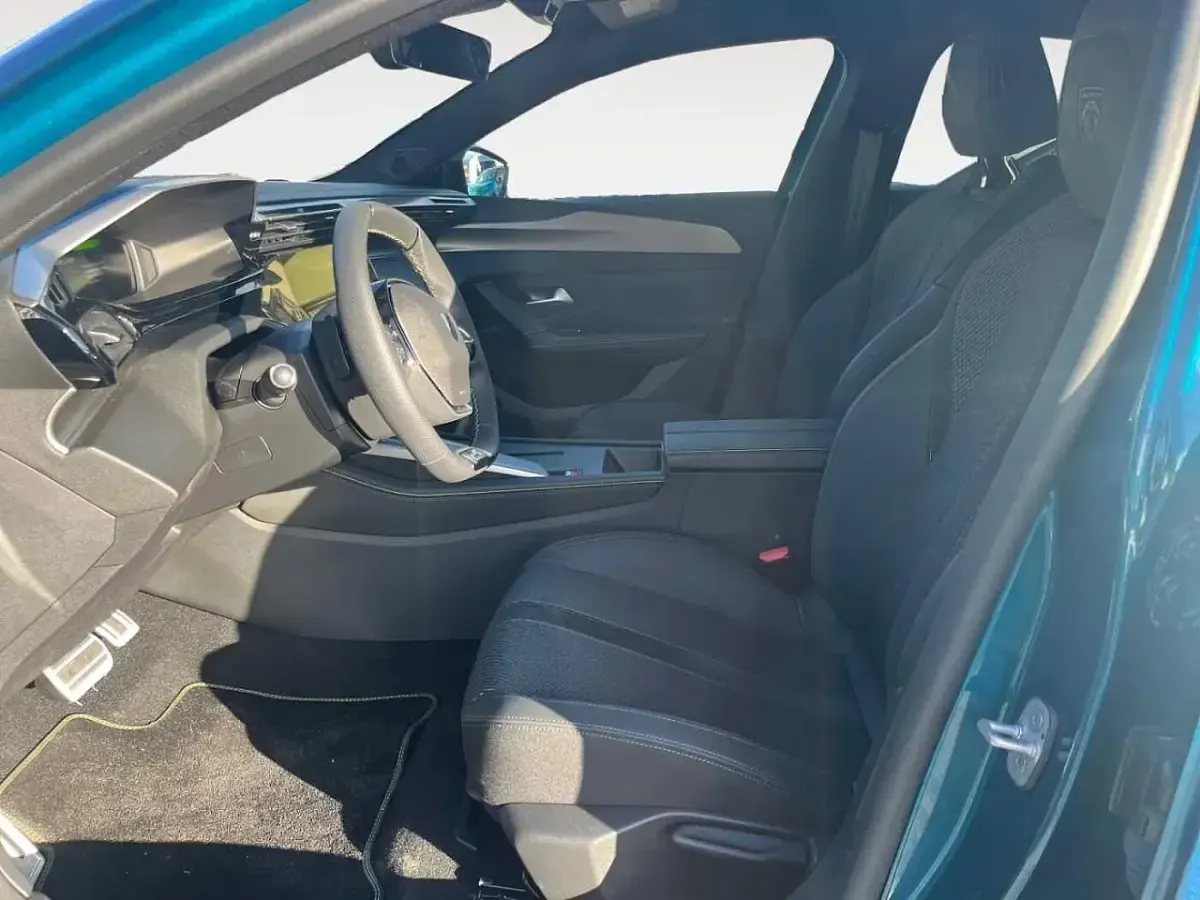 Nuova Peugeot 308 GT 136 CV (100 kW) 2025 Blu Berlina