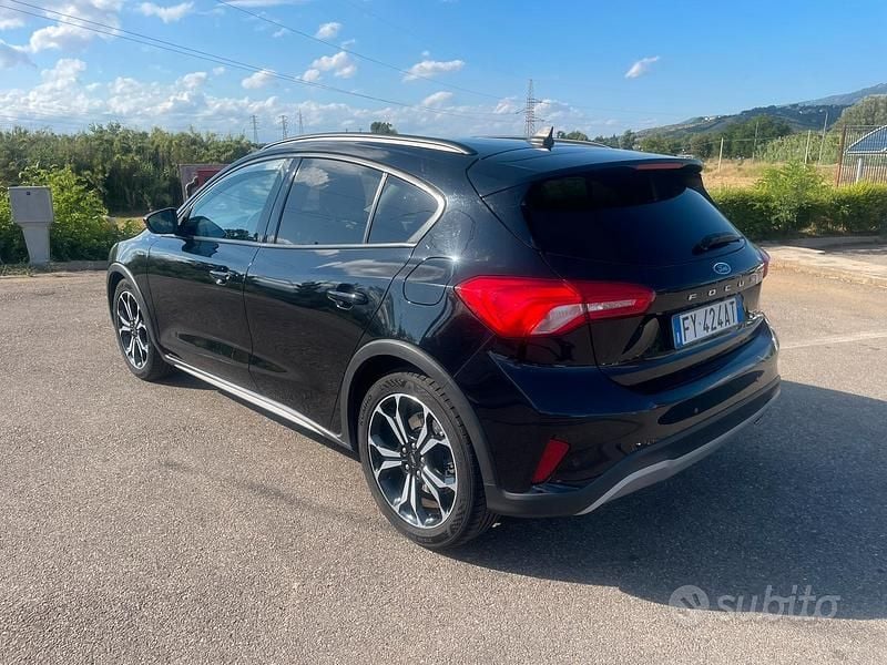 Usata Ford Focus Active 125 CV (91 kW) 2019 Nero Berlina