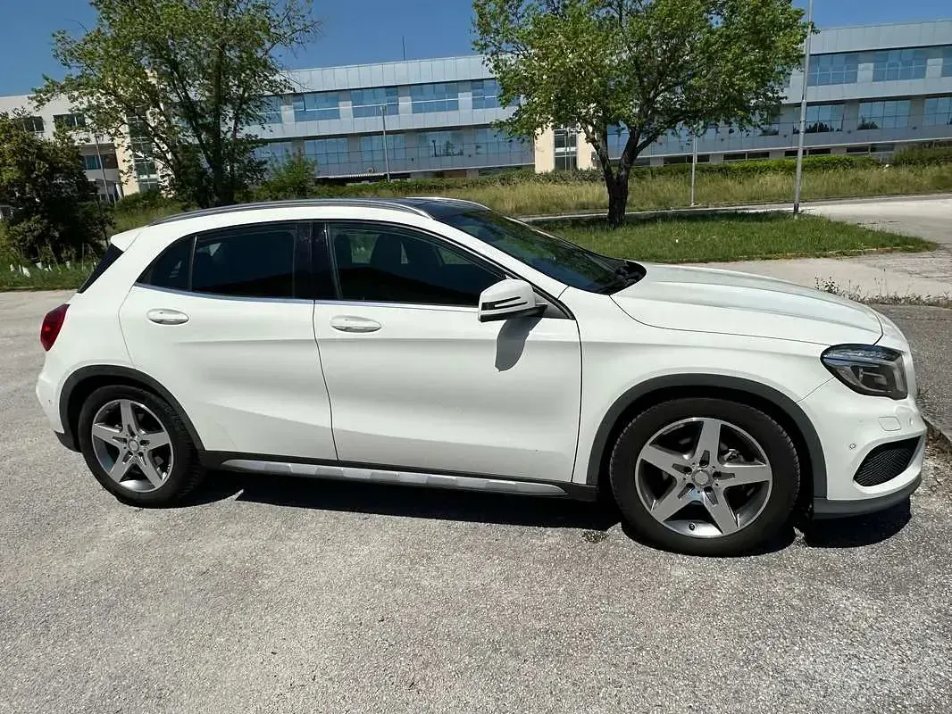Usata Mercedes GLA200 Premium 136 CV (100 kW) 2014 Bianco SUV