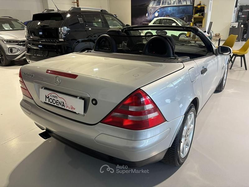 Usata Mercedes SLK200 192 CV (141 kW) 1998 Argento Cabrio