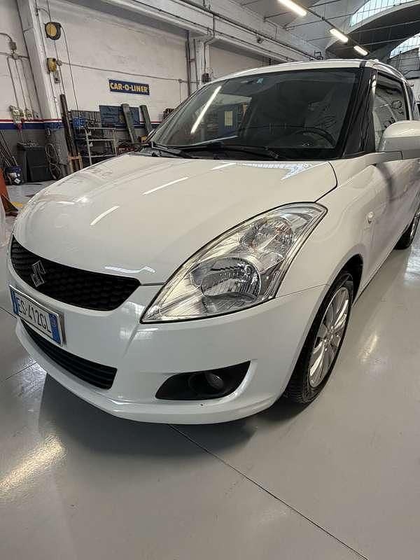 Usata 2013 Suzuki Swift Tre volumi | 5800 € (Ottimo prezzo) - Immagine 1/4