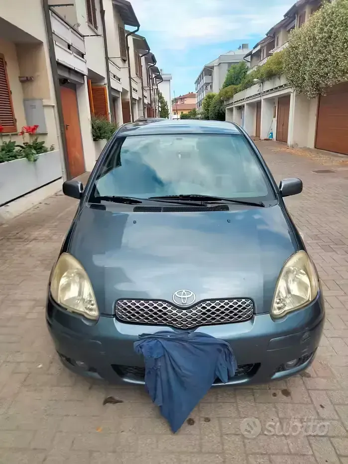 Usata Toyota Yaris 68 CV (50 kW) 2004 Utilitaria