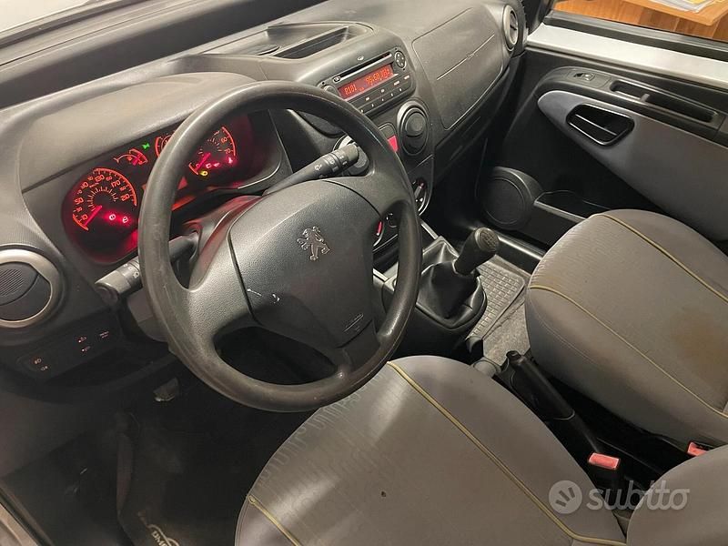 Usata Peugeot Bipper Outdoor 75 CV (55 kW) 2014 Grigio Monovolume