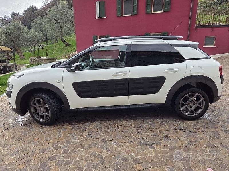 Usata Citroën C4 Cactus 100 CV (73 kW) 2016 Bianco Utilitaria
