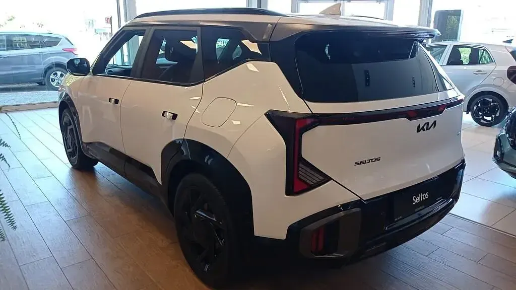 Nuova Kia Seltos X-Line 2026 Snow white pearl SUV