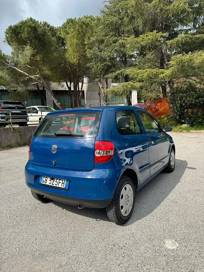 Usata VW Fox Sport 54 CV (39 kW) 2005 Blu Utilitaria