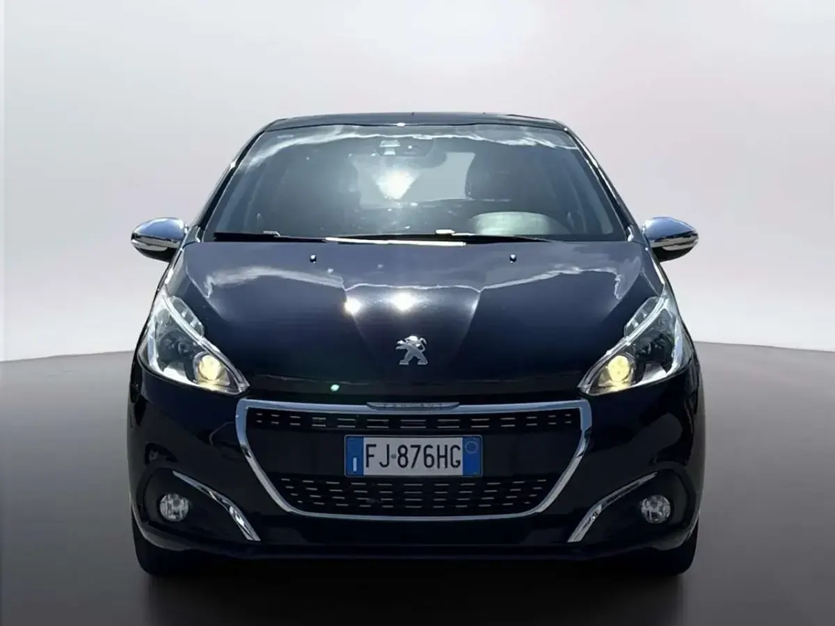 Usata Peugeot 208 Allure 82 CV (60 kW) 2017 266 grigio acciaio Utilitaria