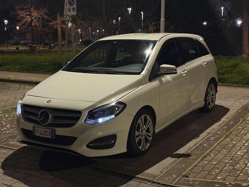 Usata Mercedes B180 109 CV (80 kW) 2016 Monovolume