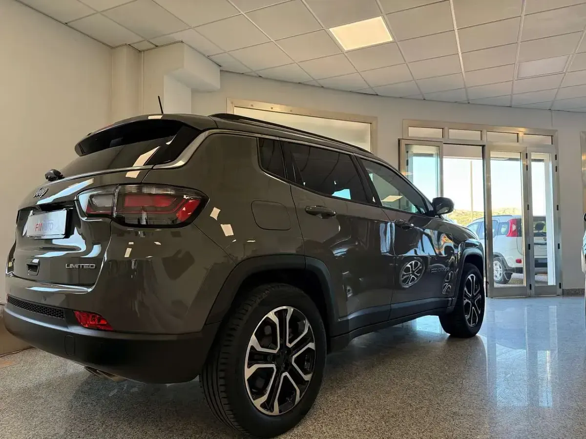 Usata Jeep Compass 131 CV (96 kW) 2021 Grigio SUV