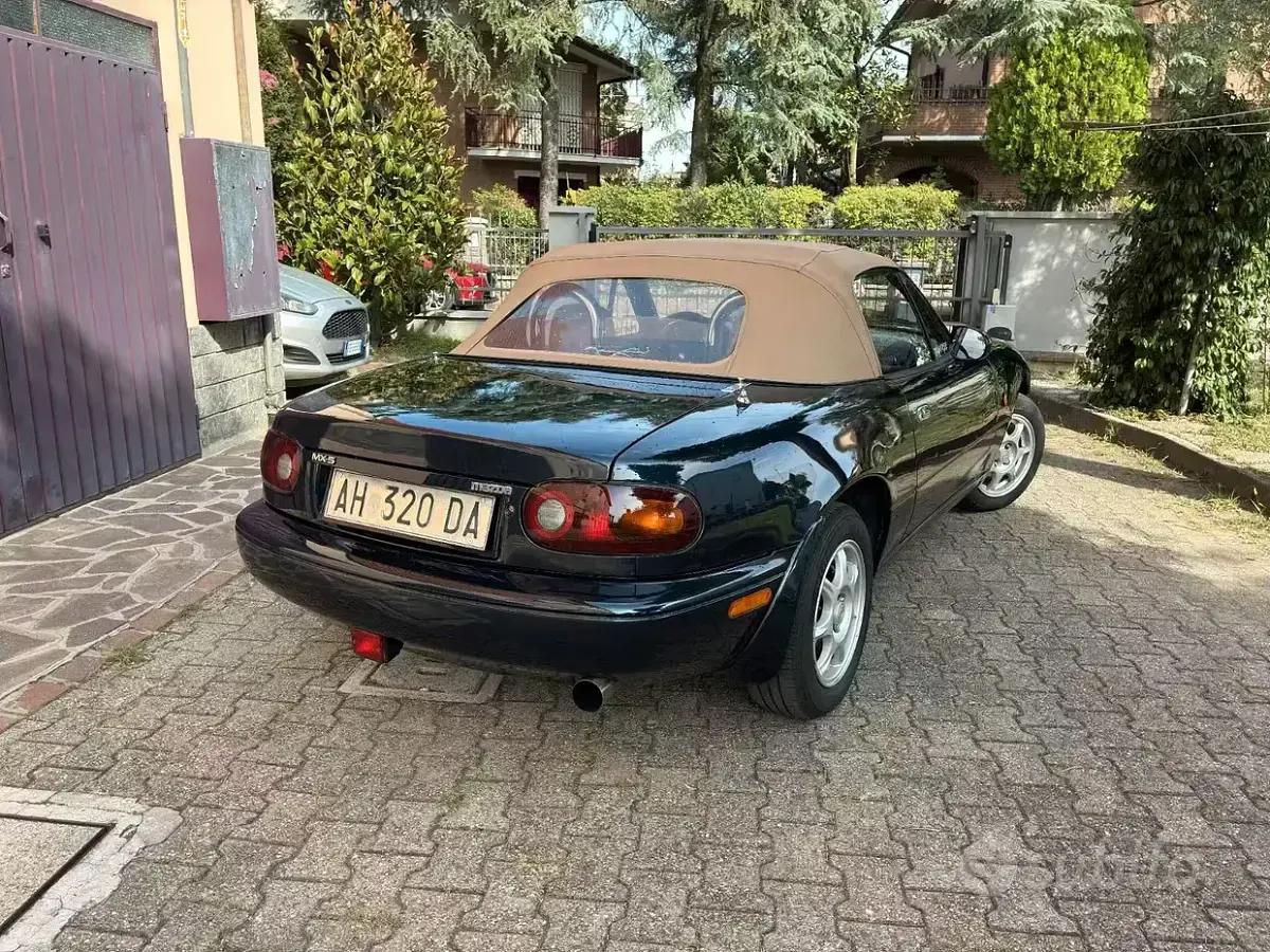 Usata Mazda MX5 90 CV (66 kW) 1996 Bluazzurro Cabrio