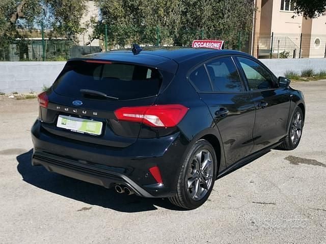 Usata Ford Focus ST-Line 120 CV (88 kW) 2021 Nero Berlina