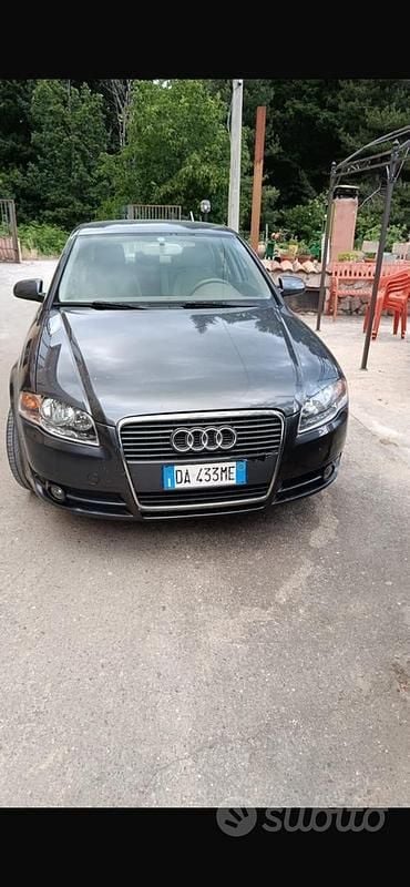 Grigio Usata 2006 Audi A4 Tre volumi | 3500 € (Buon prezzo) - Immagine 1/3