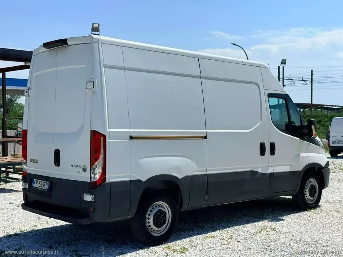 Usata Iveco Daily 136 CV (100 kW) 2018 Bianco Furgone