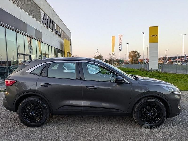 Usata Ford Kuga 120 CV (88 kW) 2022 Grigio SUV