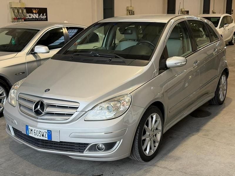 Usata Mercedes B170 115 CV (84 kW) 2008 Argento Monovolume