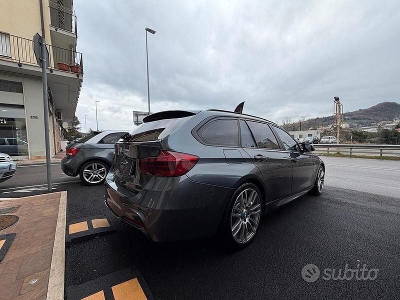 Usata BMW 318 150 CV (110 kW) 2017 Grigio Station wagon