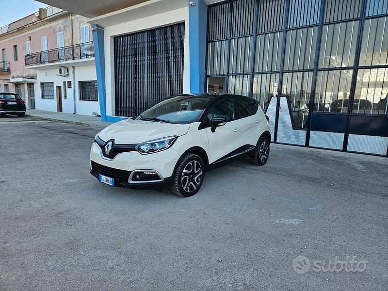 Usata Renault Captur 90 CV (66 kW) 2015 Beige SUV