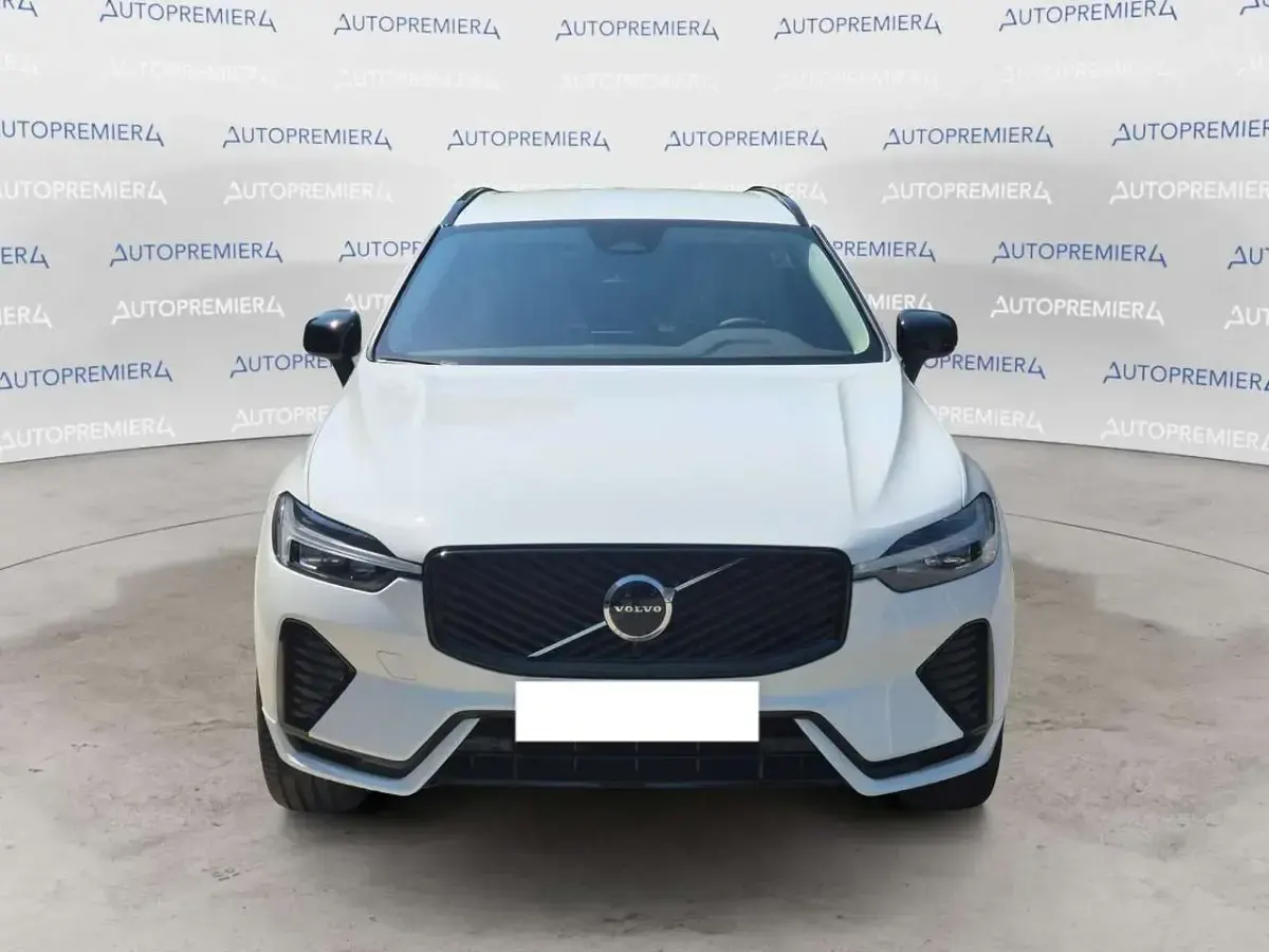 Nuova Volvo XC60 Plus 250 CV (183 kW) 2026 Bianco SUV
