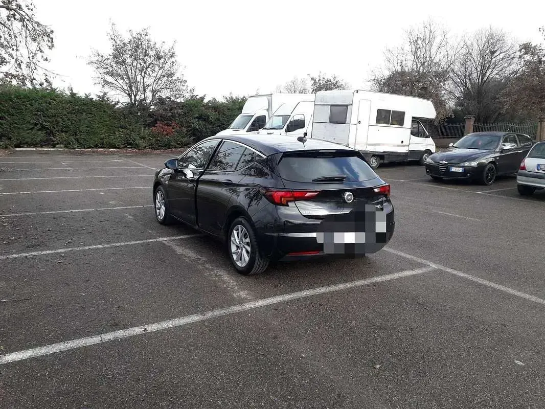 Usata Opel Astra Business Elegance 122 CV (89 kW) 2021 Nero Berlina