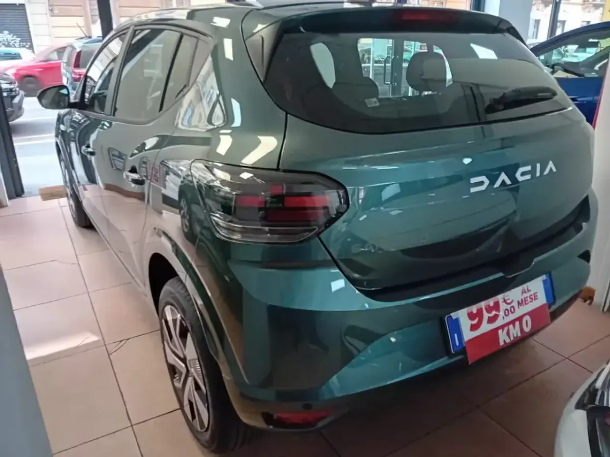 Nuova Dacia Sandero 119 CV (87 kW) 2026 Verde Berlina