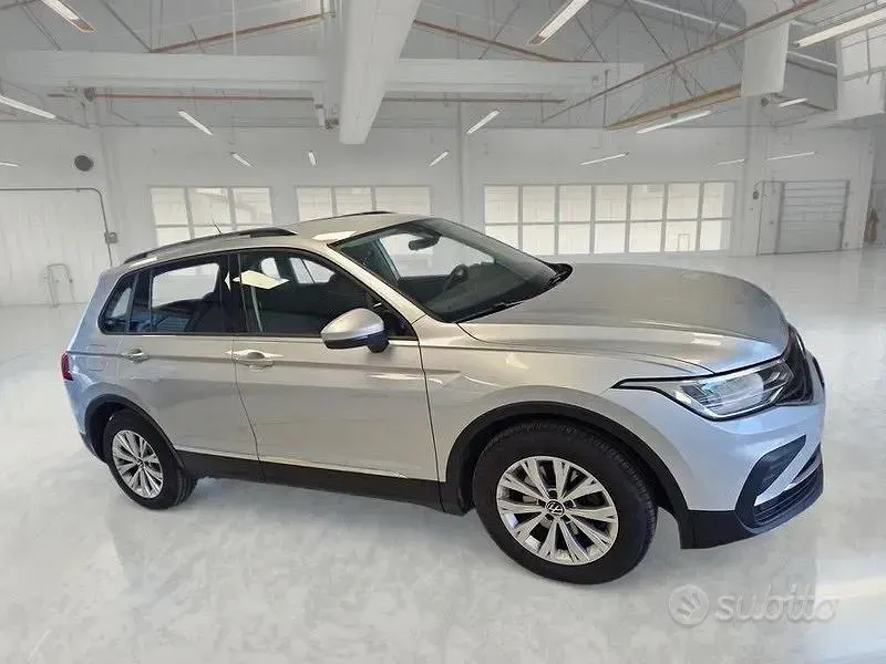 Usata VW Tiguan Life 150 CV (110 kW) 2021 Grigio SUV