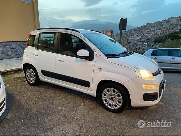 Usata Fiat Panda Lounge 70 CV (51 kW) 2013 Bianco Berlina