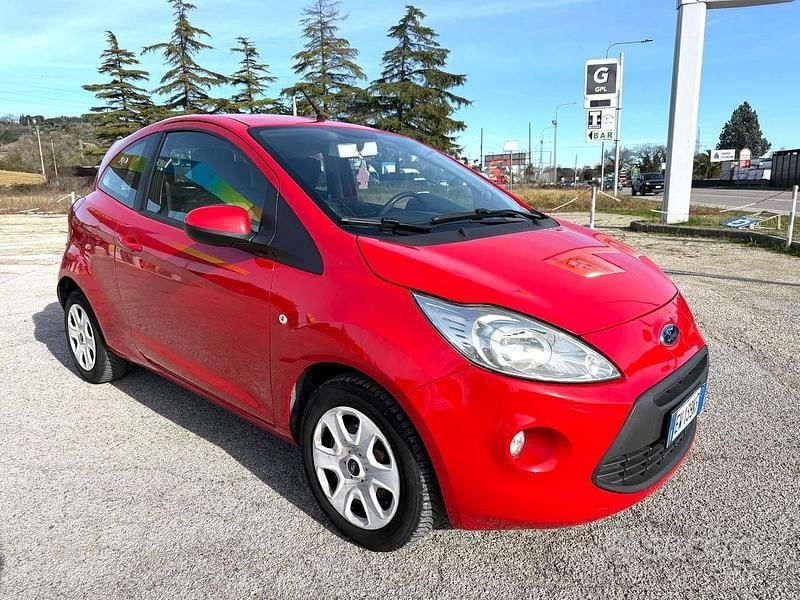 Usata Ford Ka Titanium 69 CV (50 kW) 2014 Rosso Berlina