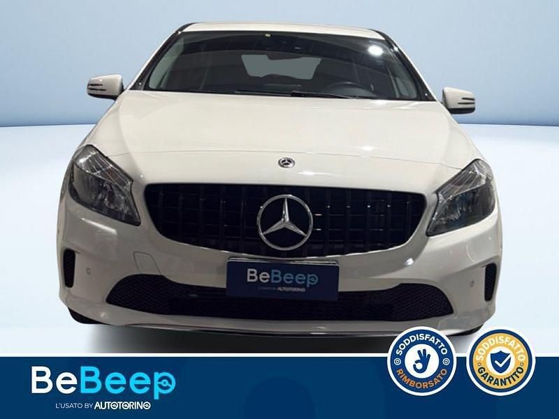 Usata Mercedes A180 Premium 109 CV (80 kW) 2017 Bianco pastello Berlina