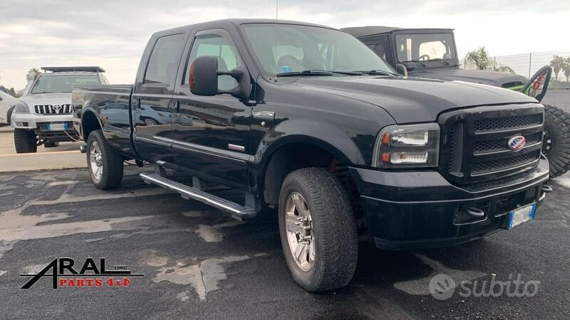 Usata Ford F350 329 CV (241 kW) 2006 Nero Pick-up