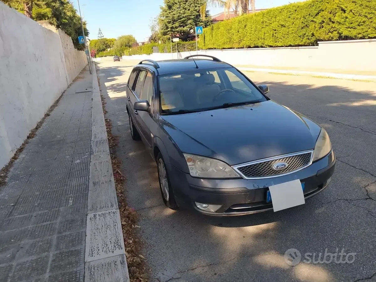 Usata Ford Mondeo 131 CV (96 kW) 2004 Grigio Station wagon