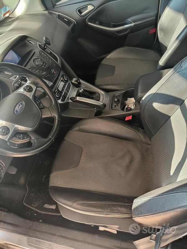 Usata Ford Focus 115 CV (84 kW) 2012 Grigio Berlina