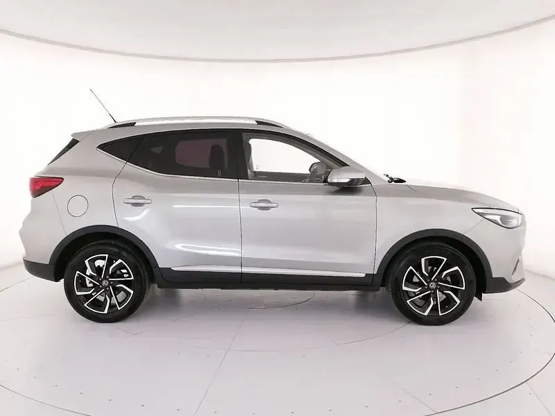 Usata MG ZS Luxury 106 CV (77 kW) 2023 Argento SUV