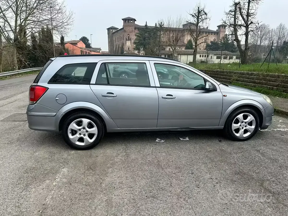 Usata Opel Astra 101 CV (74 kW) 2005 Station wagon