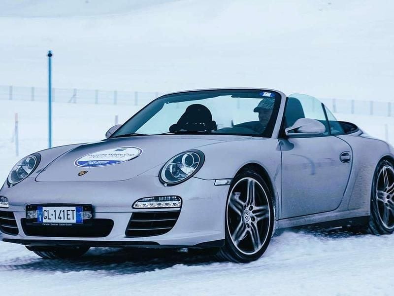 Usata Porsche 911 Carrera Cabriolet 385 CV (283 kW) 2009 Argento Cabrio