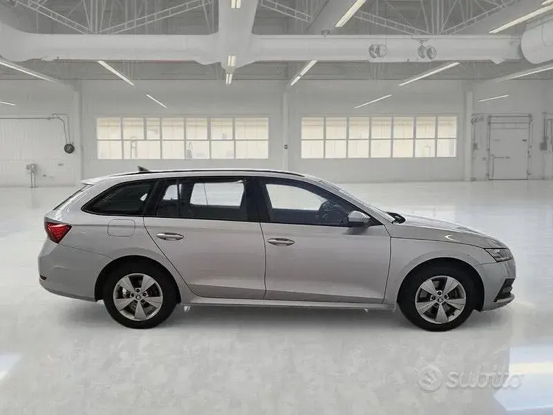 Usata Skoda Octavia Executive 150 CV (110 kW) 2022 Grigio Station wagon