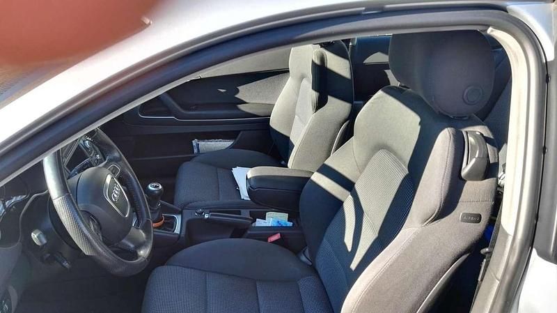 Usata Audi A3 Ambiente 105 CV (77 kW) 2010 Argento Utilitaria