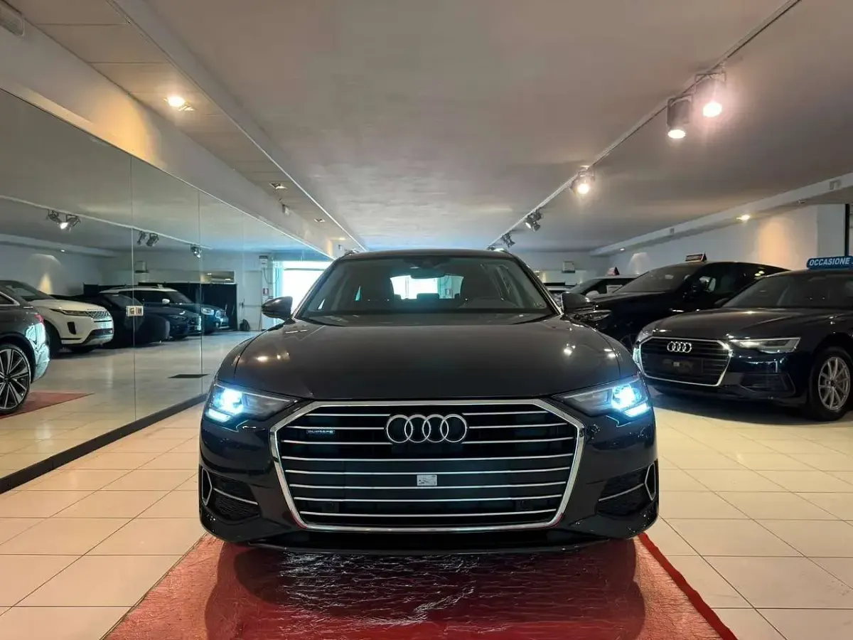 Usata Audi A6 Ambiente 204 CV (150 kW) 2022 Grigio Station wagon