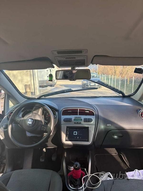 Usata Seat Altea 2005 Grigio Monovolume