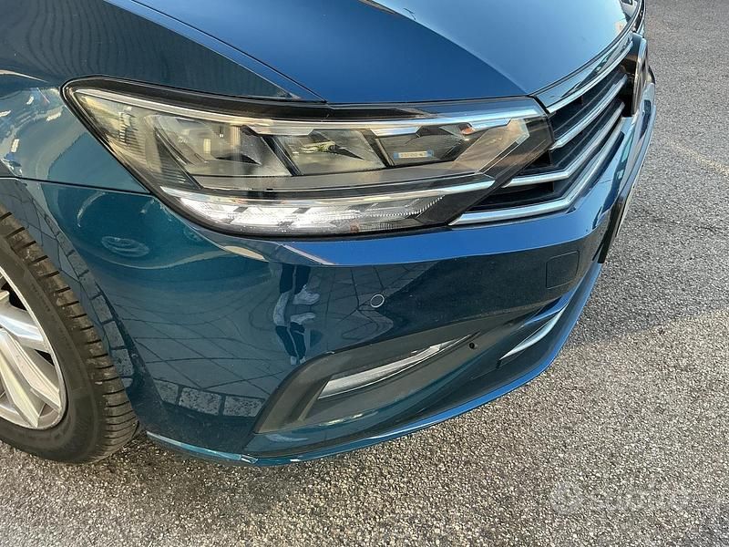 Usata VW Passat Executive 150 CV (110 kW) 2020 Blu Station wagon