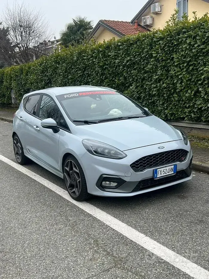 Usata Ford Fiesta ST 200 CV (147 kW) 2019 Grigio Utilitaria