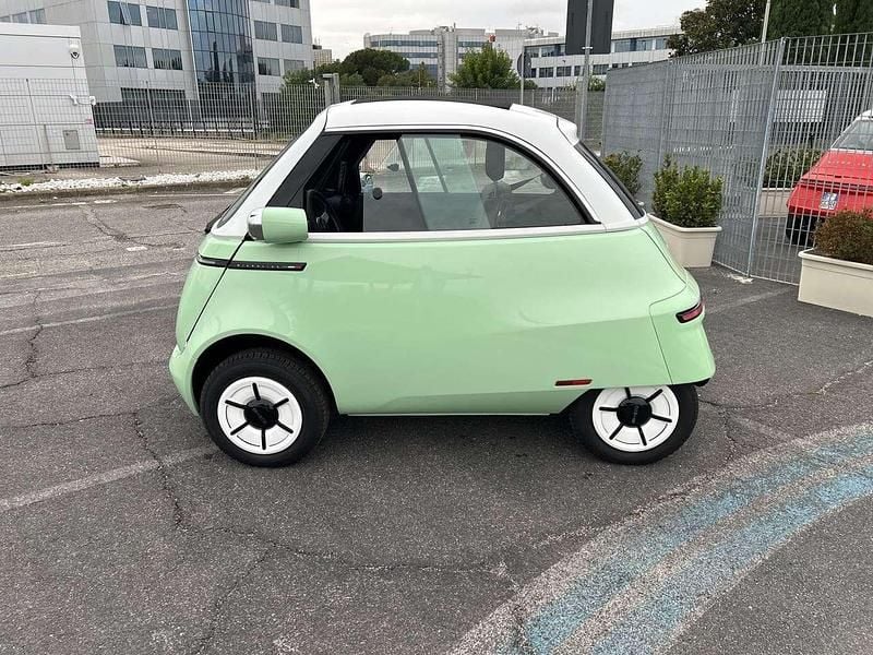 Nuova Micro Microlino 11 kW (15 CV) 2026 Verde Utilitaria
